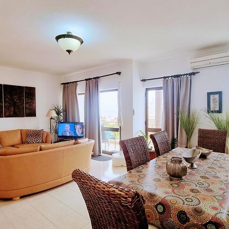 Apartmento Praia Da Dona Ana ลากอส ภายนอก รูปภาพ