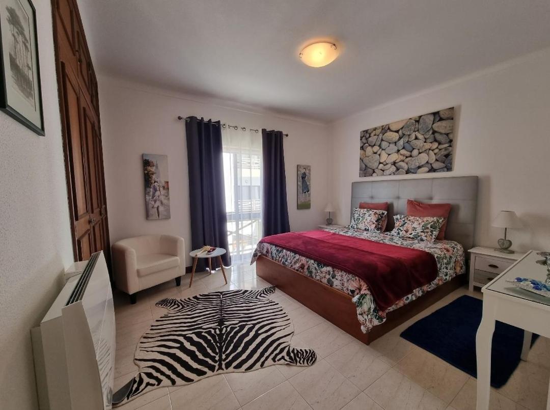 Apartmento Praia Da Dona Ana ลากอส ภายนอก รูปภาพ