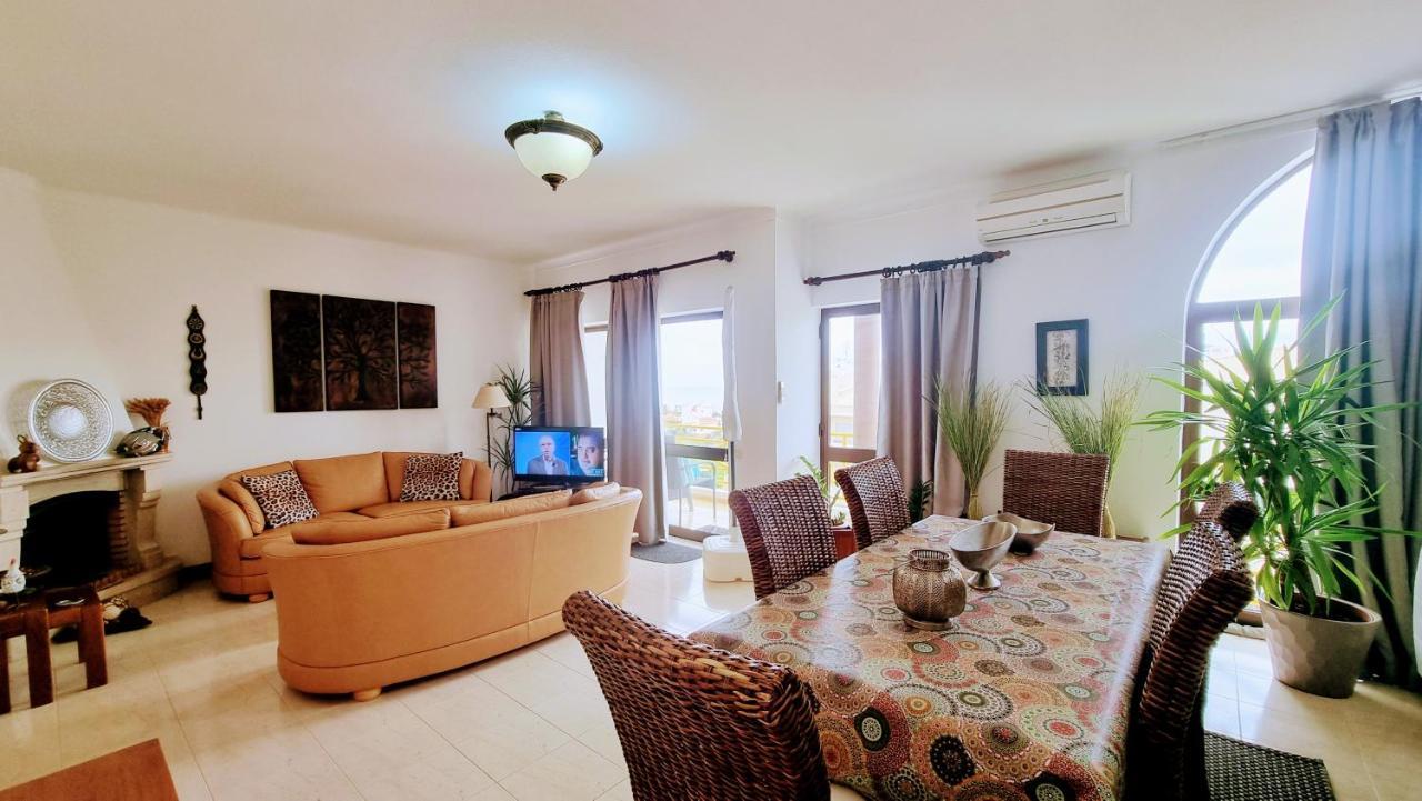 Apartmento Praia Da Dona Ana ลากอส ภายนอก รูปภาพ
